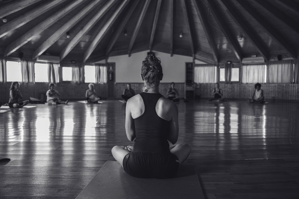 clases gratuitas de yoga marta lazaro desde los Himalayas